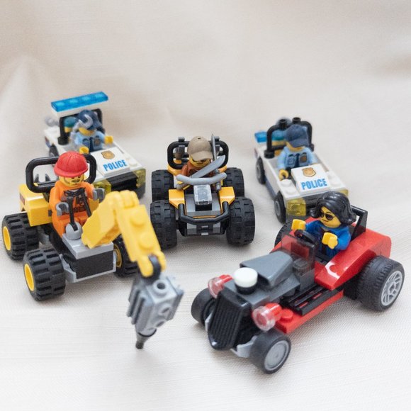 Lego City Car with Minifigure | Set of 5 | Toys & Collection Display - Picture 1 of 13